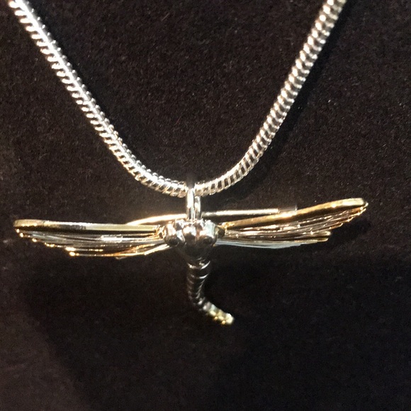 Fashion Jewelry dragonfly pendant & necklace - Picture 3 of 5